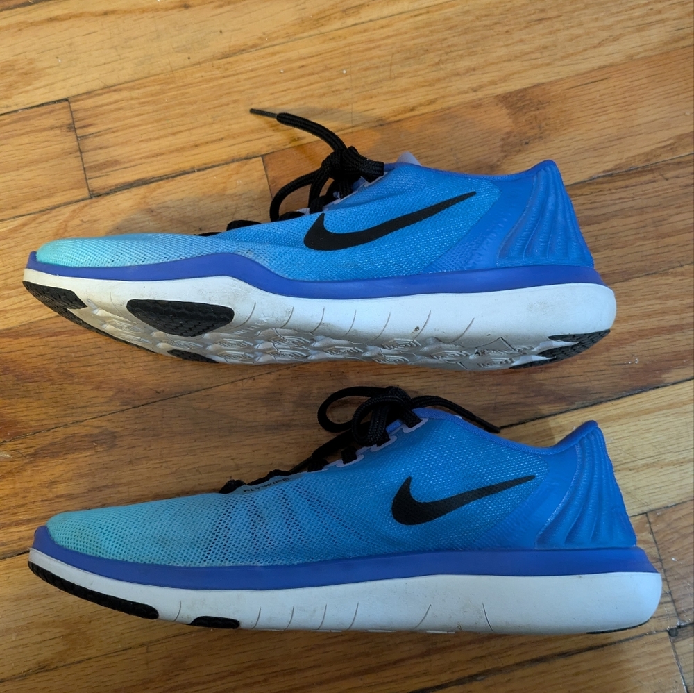 Nike Women's Sneakers Flex Supreme TR 5 Flywire training shoes in blue 8.5